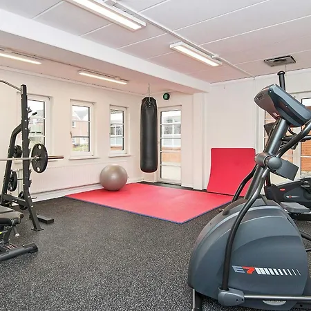 5 Person In Romo-by Traum * Sønderby