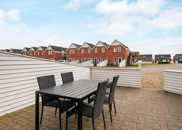 5 Person In Romo-by Traum * Sønderby