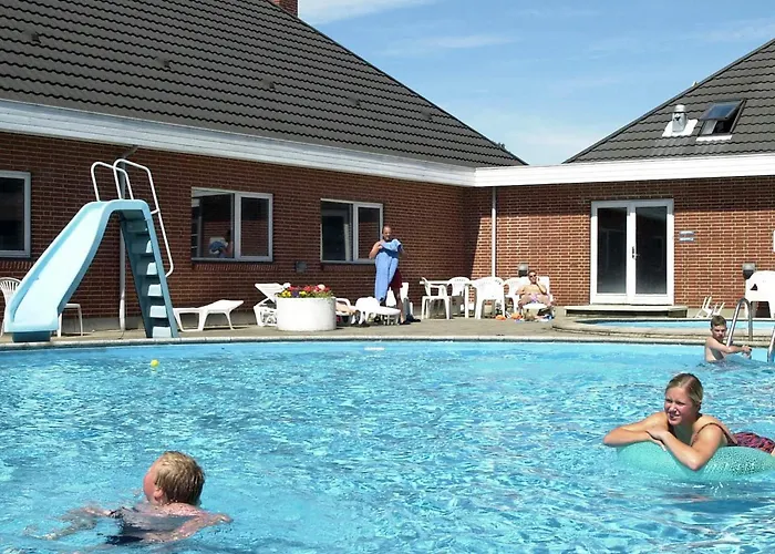 5 Person In Romo-by Traum * Sønderby