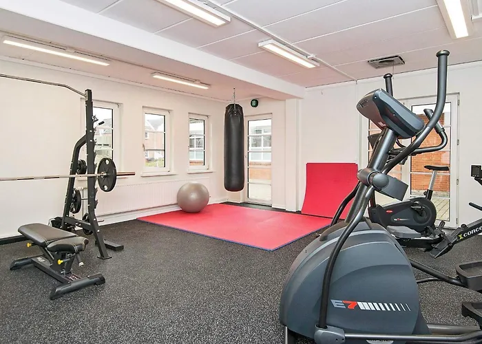 5 Person In Romo-by Traum * Sønderby